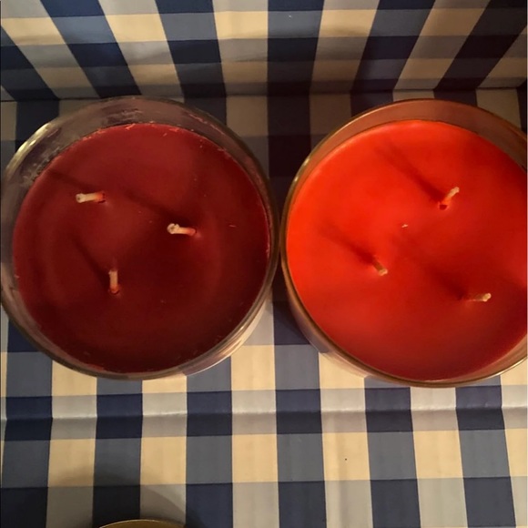 Bath and Body works candles - Picture 2 of 4